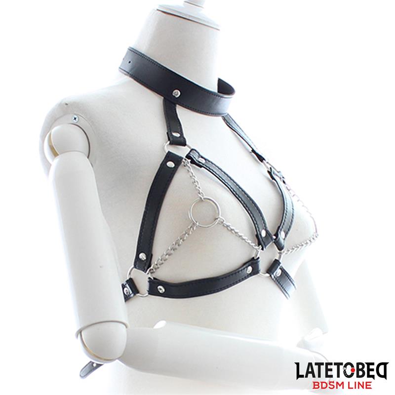 BDSM Line Bondage Harness -valjaat avoimilla kupeilla ja ketjulla